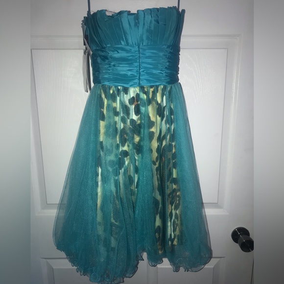 Nite Moves Prom/Pageant/Homecoming Red&Turquoise Leopard Size 2,4,6,8&12 dresses - Picture 6 of 11